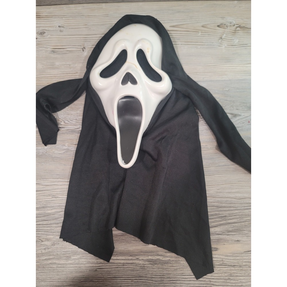 Scream Ghostface Mask 2014 9206WM Eastern Unlimited fair condition